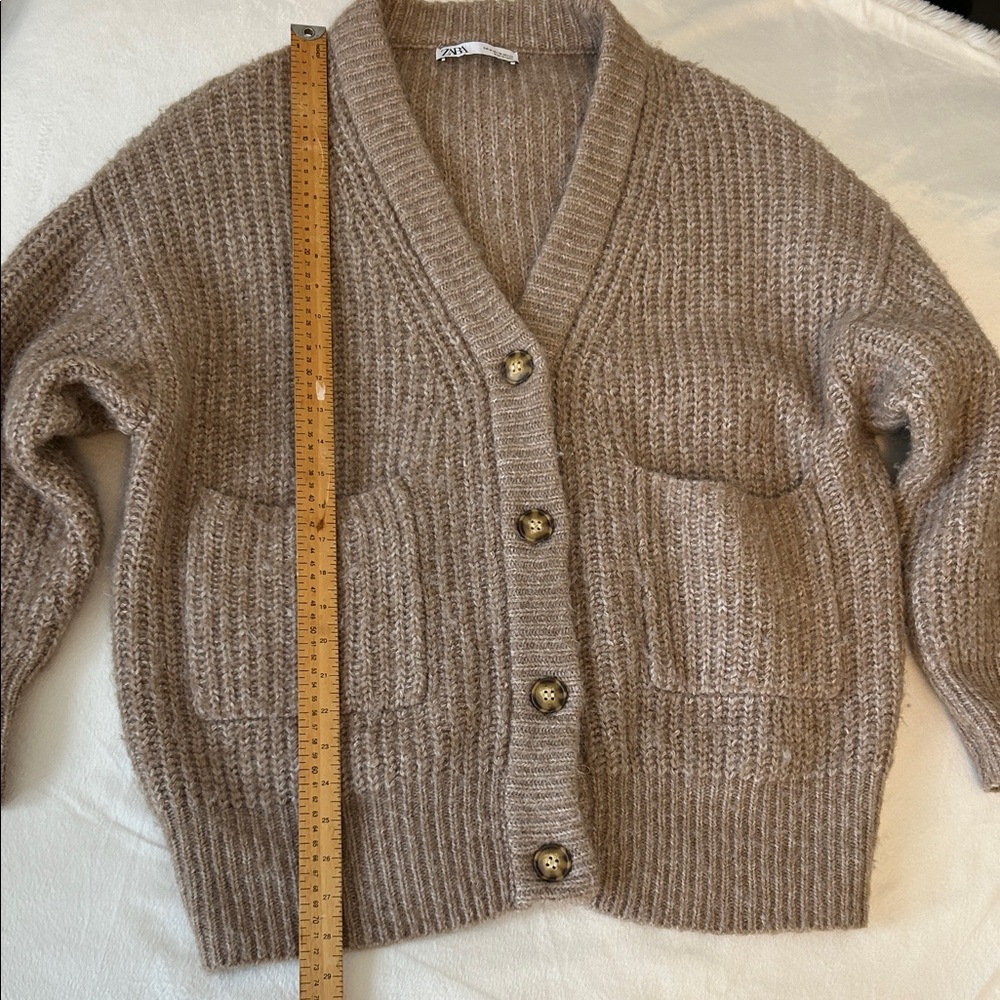 Zara Oversized Taupe Ribbed V-Neck Cardigan + Bonus separate Faux fur shawl - Picture 12 of 14